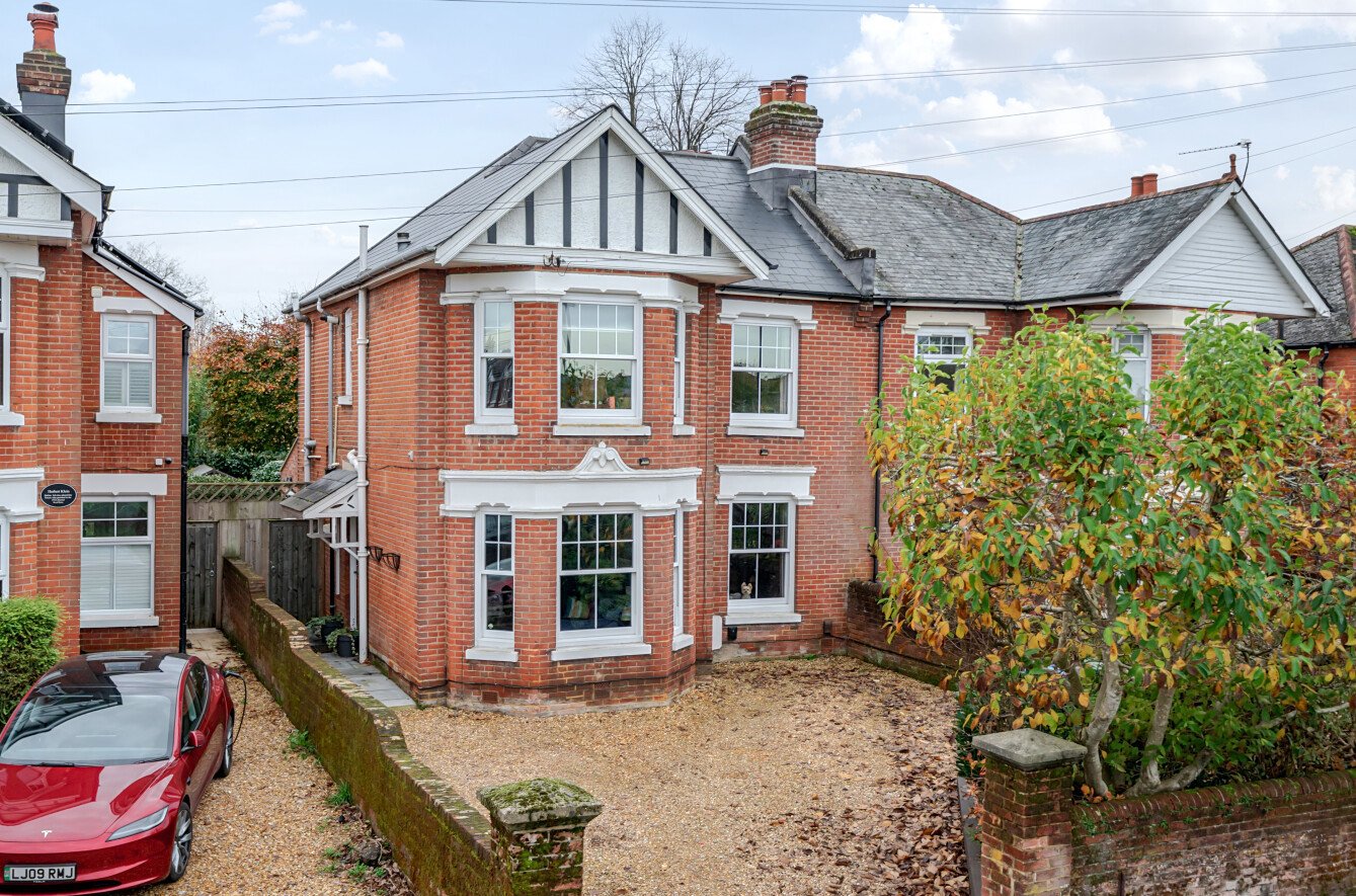 4 bedroom semi-detached house for sale