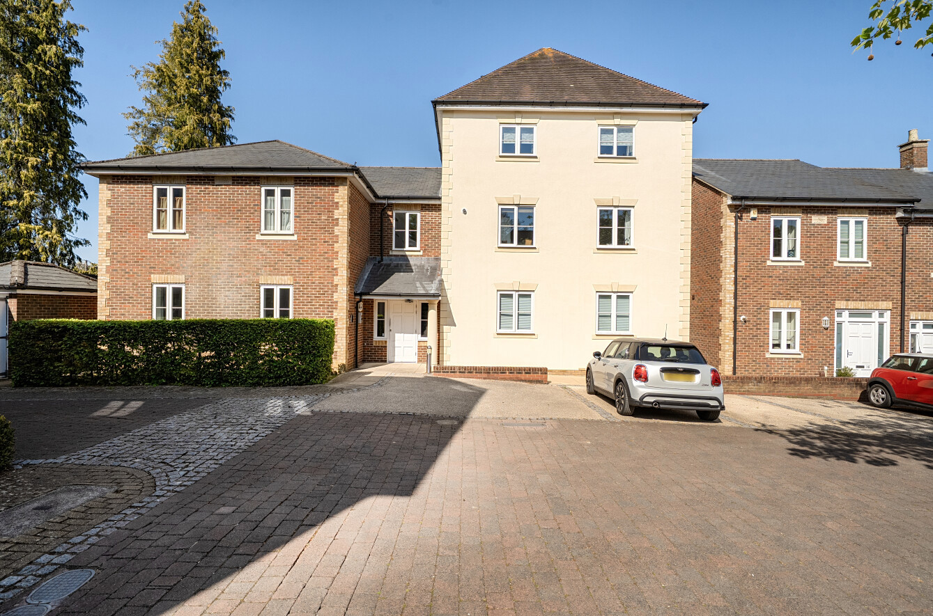 2 bedroom apartment for sale