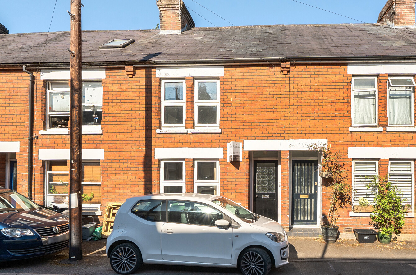 2 bedroom  terraced house for sale