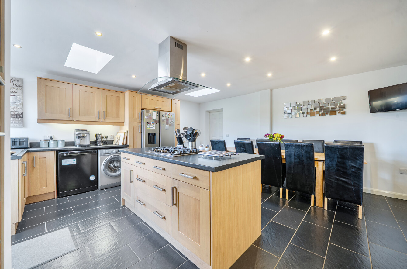 4 bedroom detached bungalow for sale