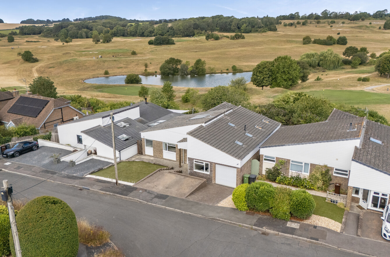 4 bedroom detached bungalow for sale