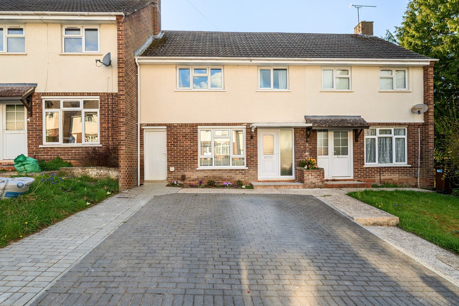 3 bedroom  terraced house for sale