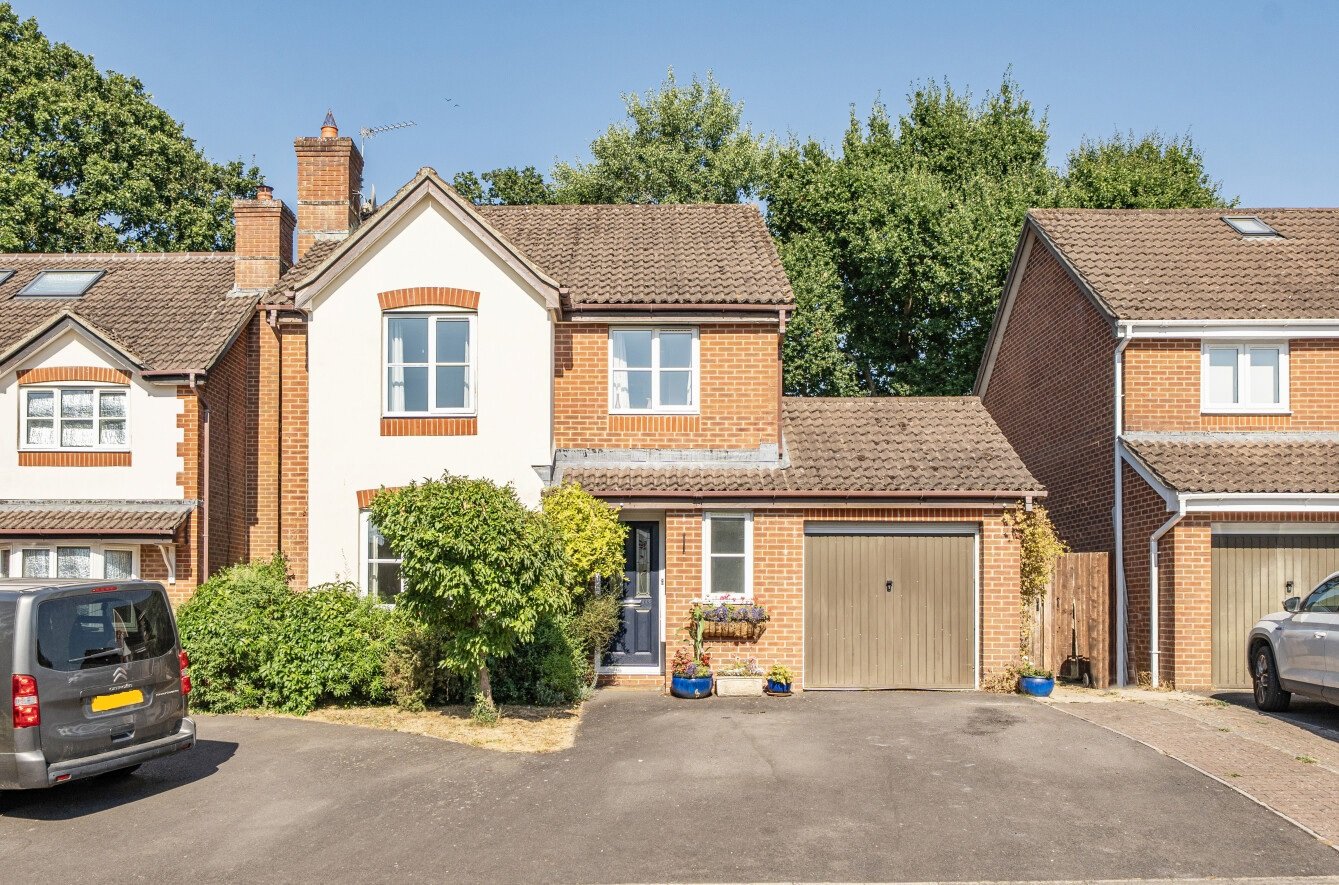 4 bedroom  detached house for sale
