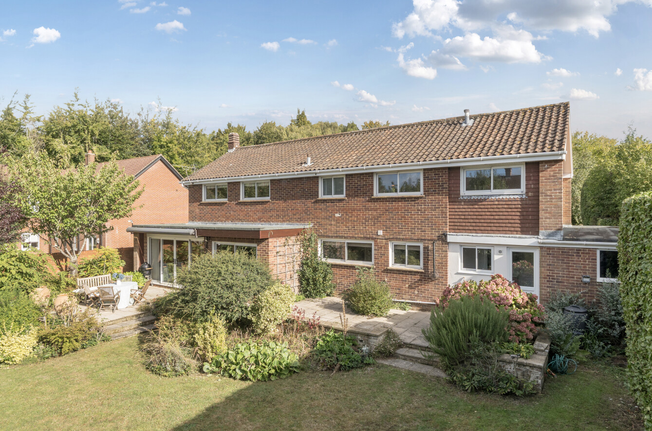 5 bedroom  detached house for sale