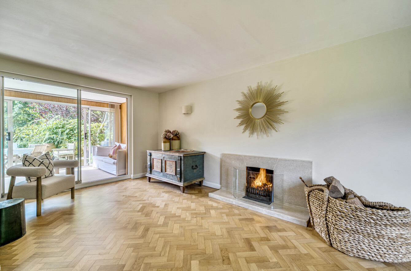 5 bedroom  detached house for sale