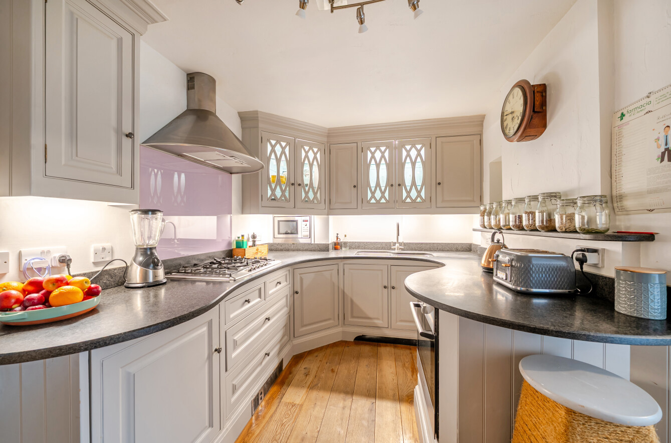 3 bedroom  semi-detached house for sale