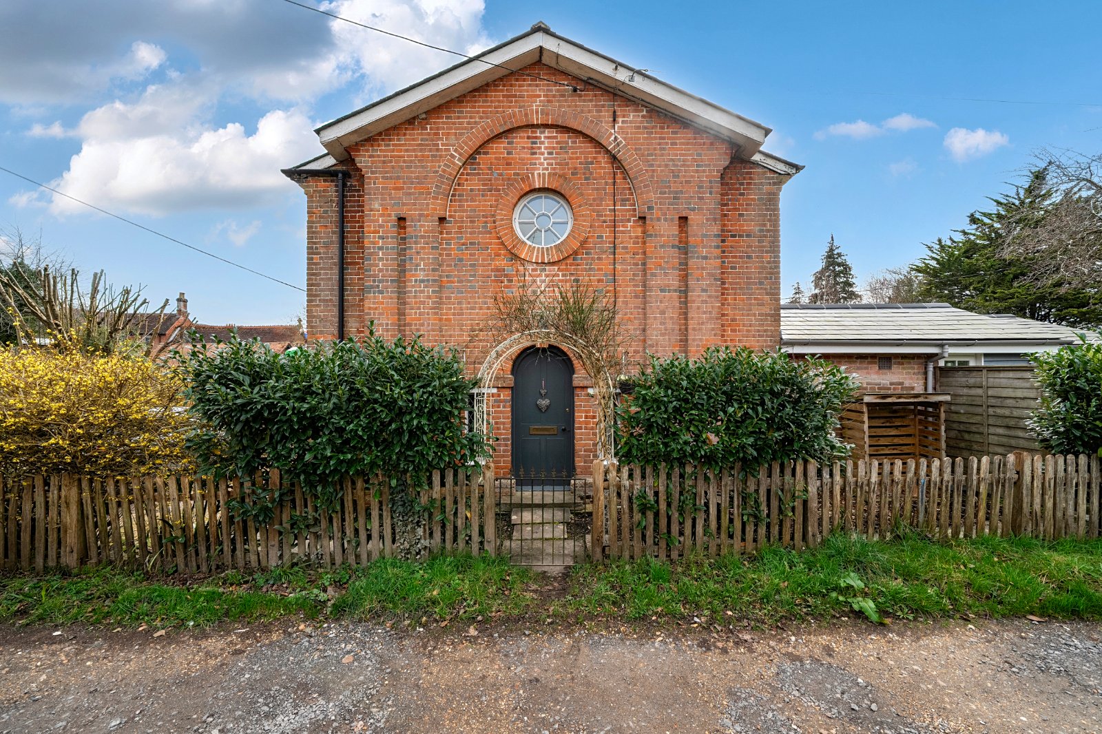 3 bedroom  semi-detached house for sale