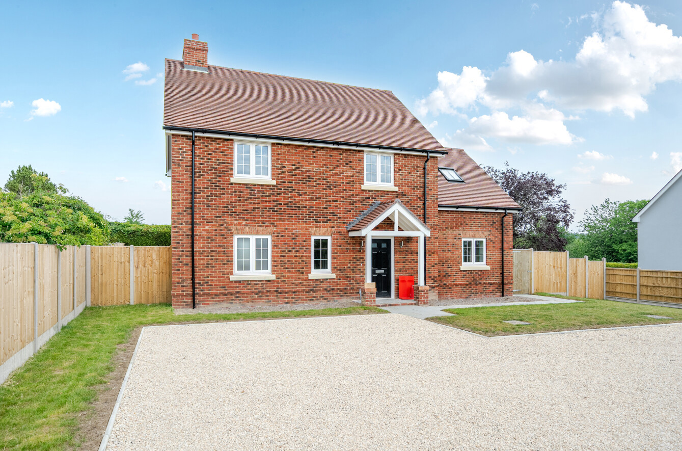 3 bedroom  detached house for sale