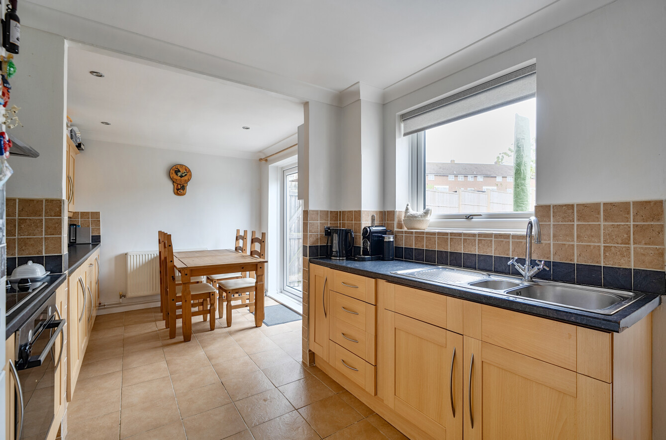 3 bedroom terraced house for sale