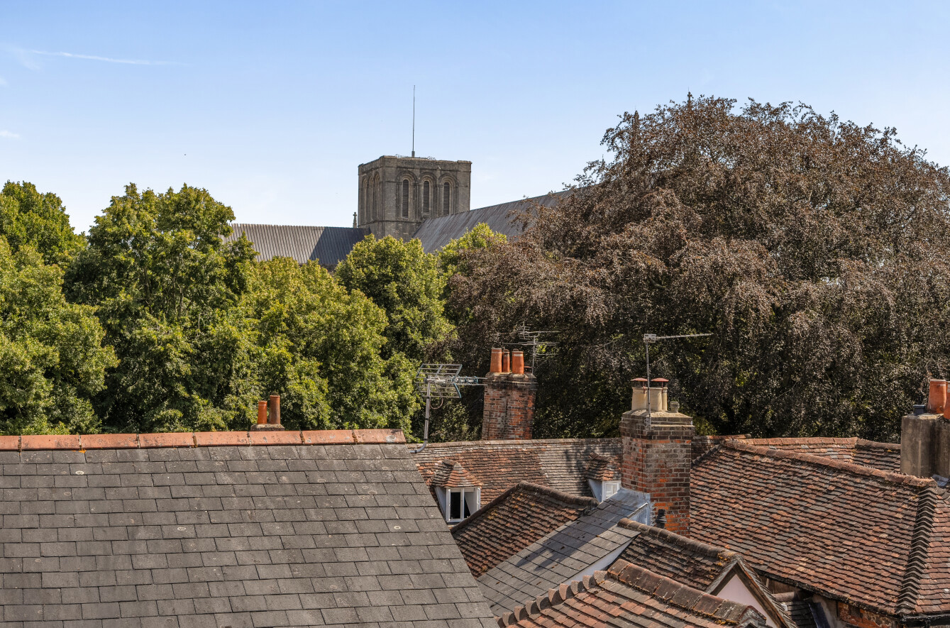2 bedroom  terraced house for sale