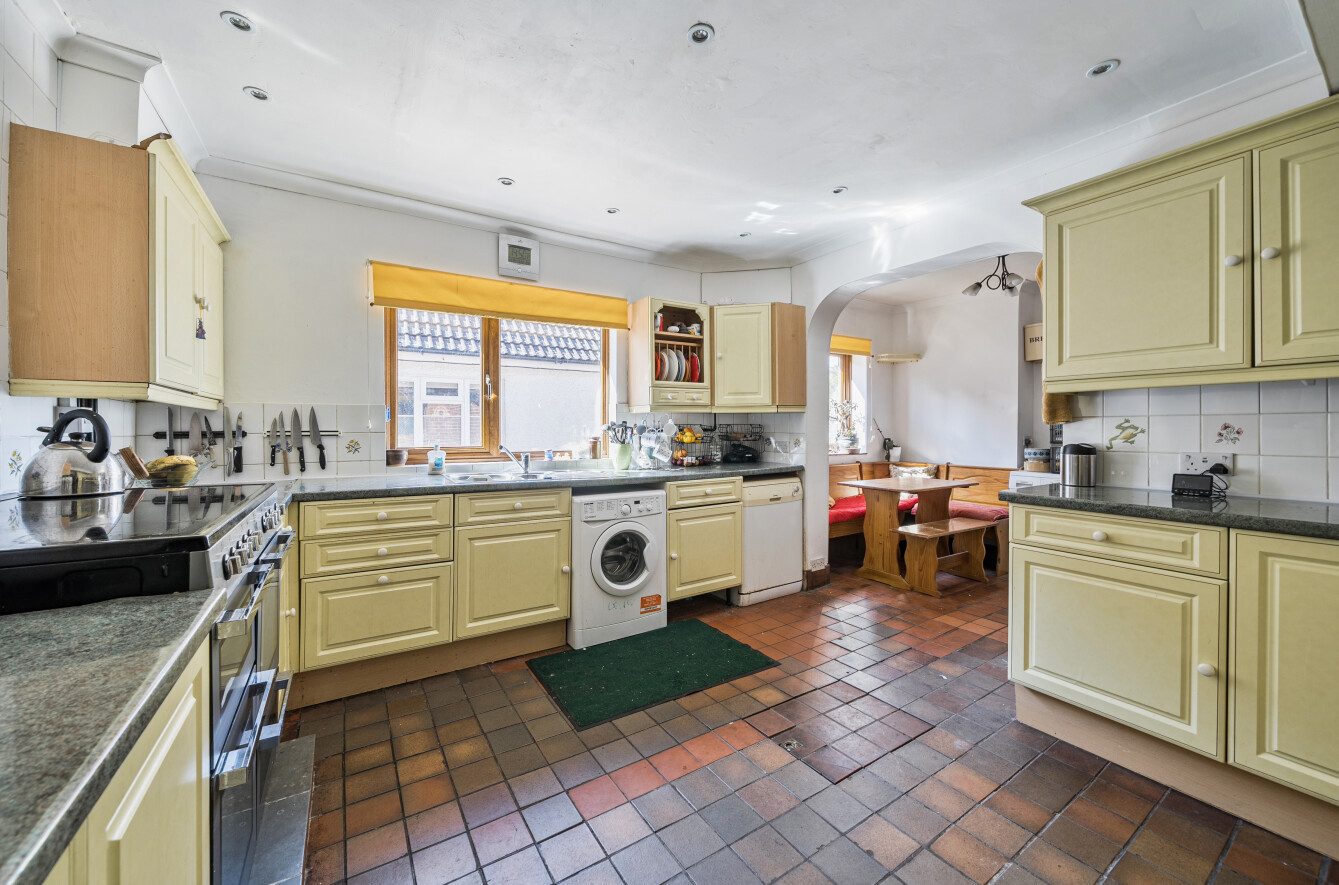 4 bedroom  detached house for sale