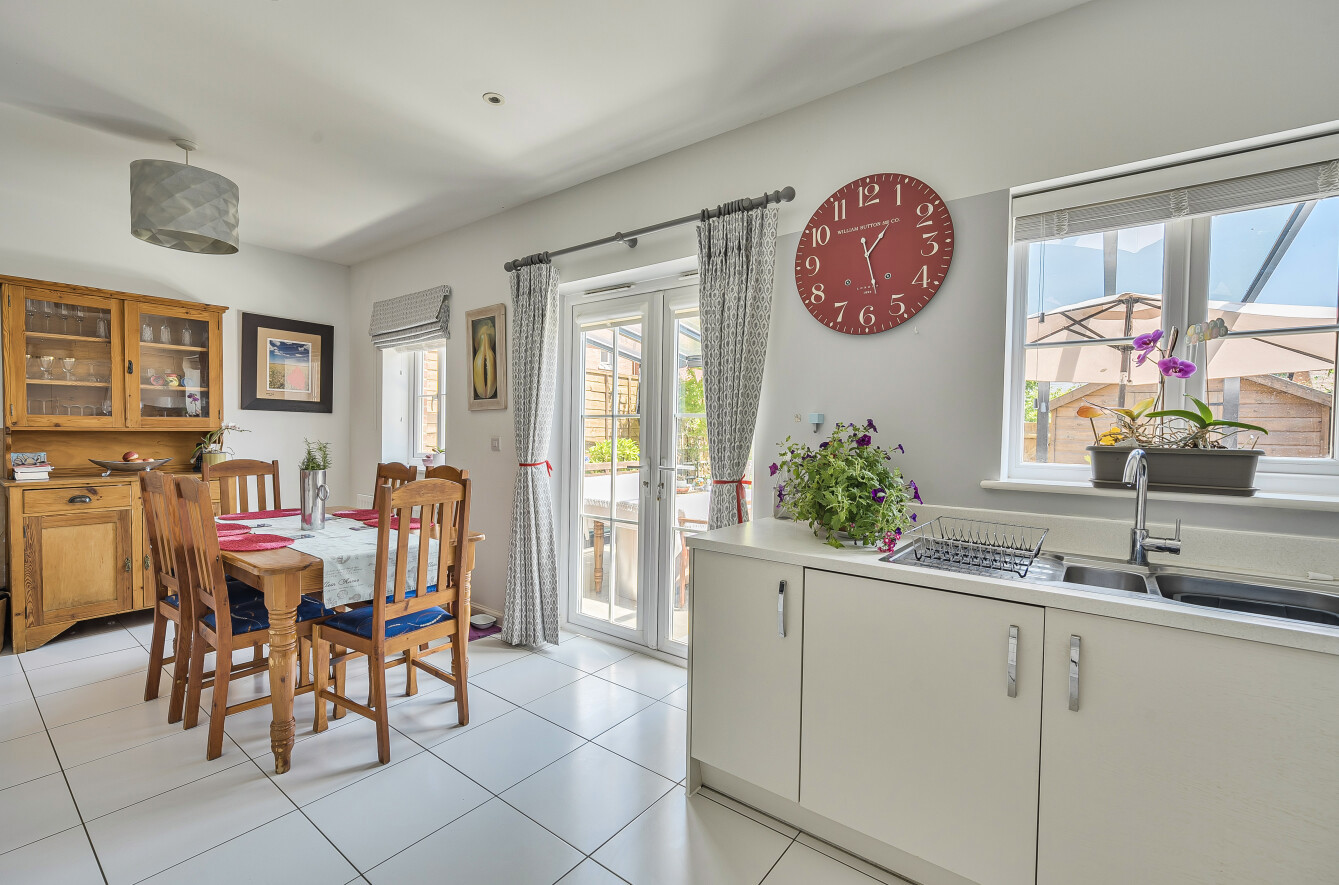 3 bedroom  terraced house for sale