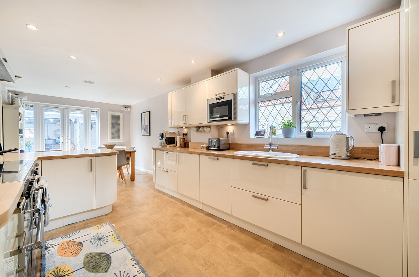4 bedroom  detached house for sale