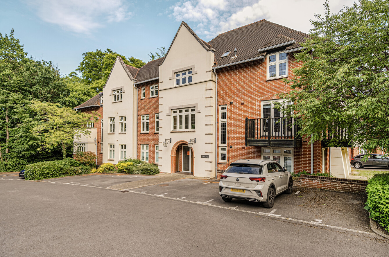 2 bedroom apartment for sale