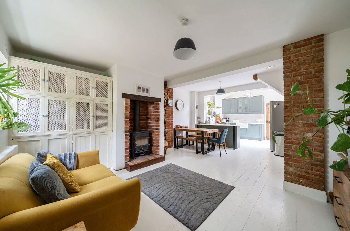 3 bedroom  semi-detached house for sale