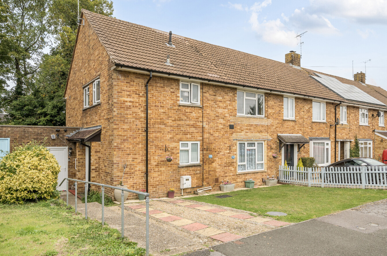 2 bedroom maisonette for sale