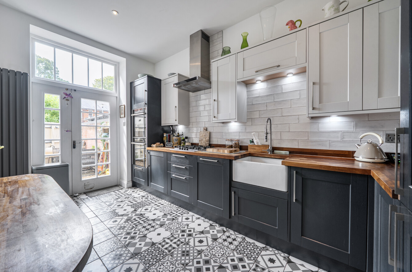 3 bedroom  terraced house for sale