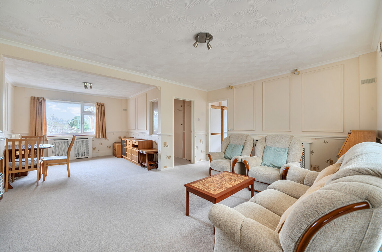 2 bedroom semi-detached bungalow for sale