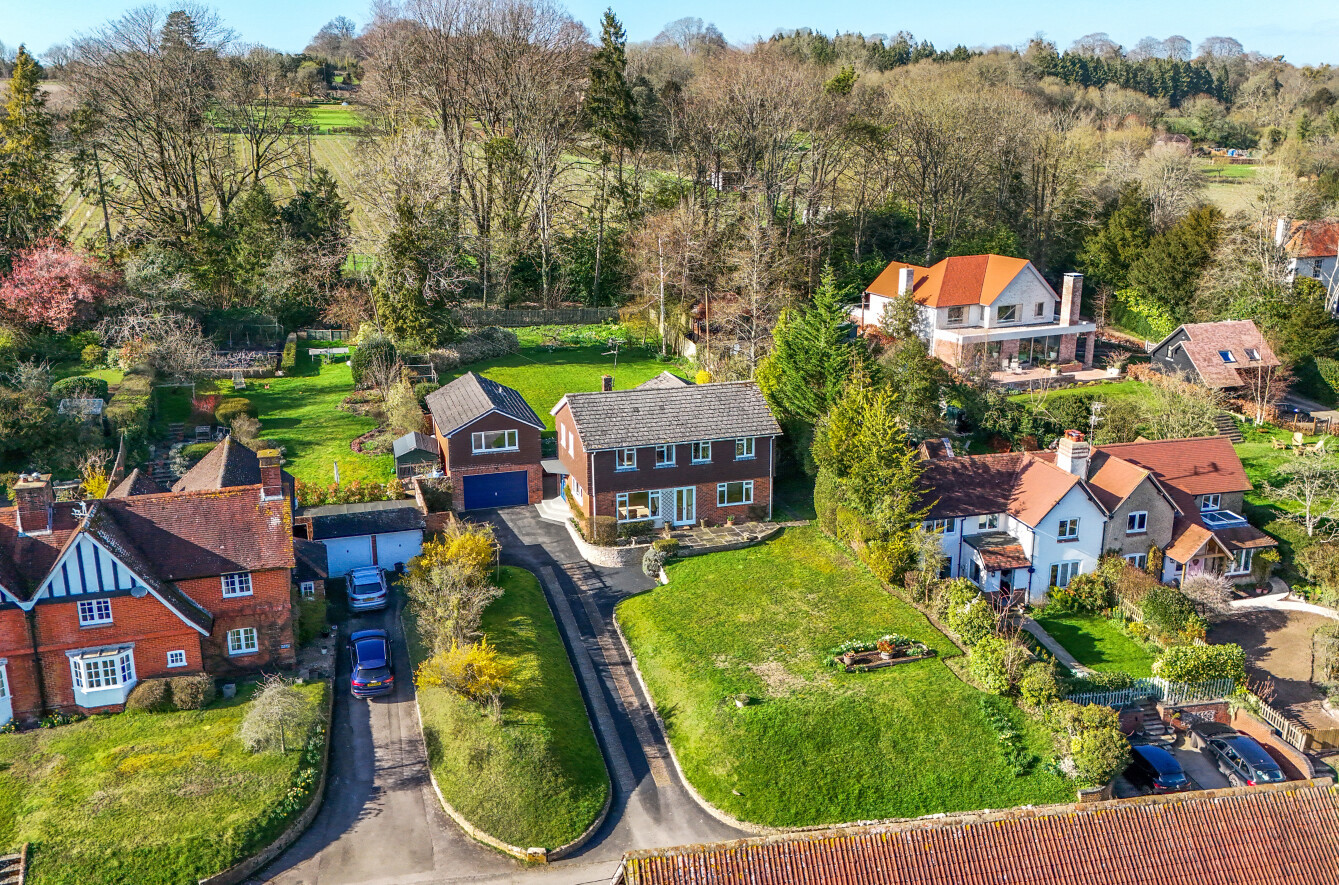 5 bedroom  detached house for sale