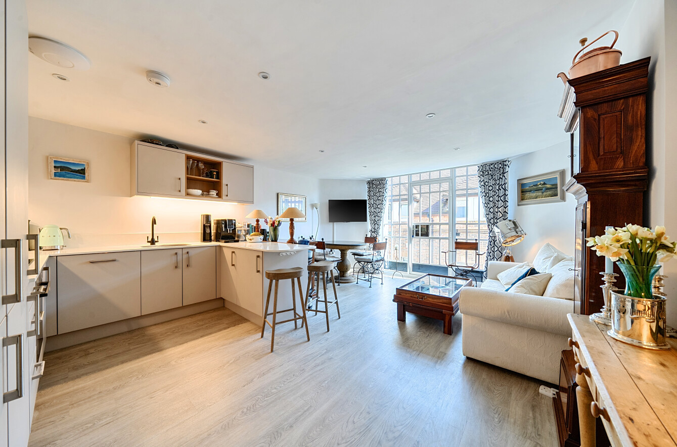 3 bedroom apartment for sale