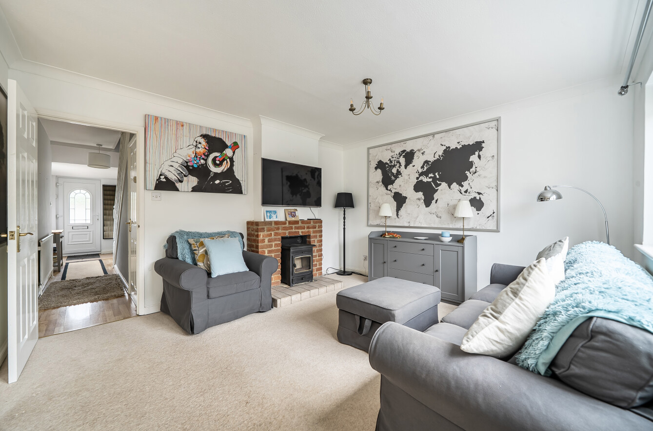 3 bedroom  semi-detached house for sale