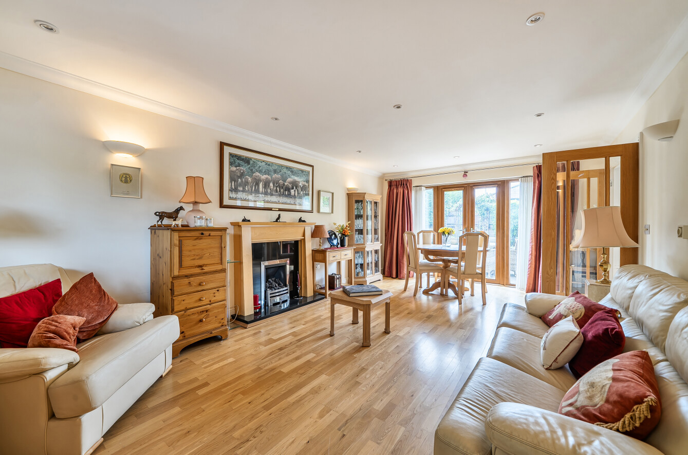3 bedroom  detached house for sale