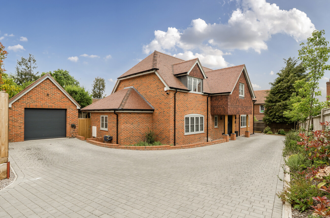 4 bedroom  detached house for sale