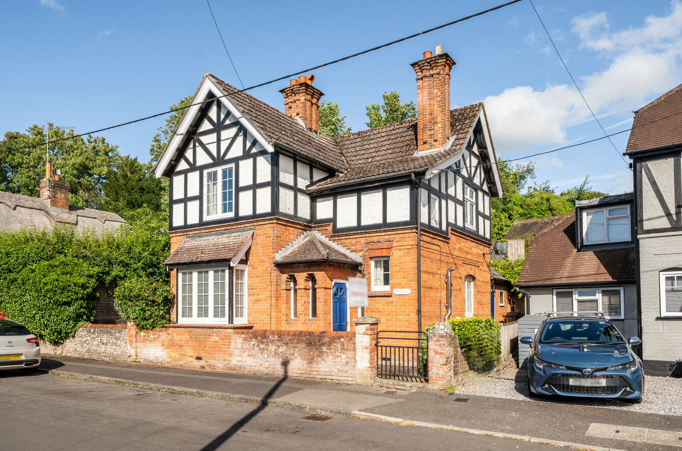 2 bedroom  detached house for sale