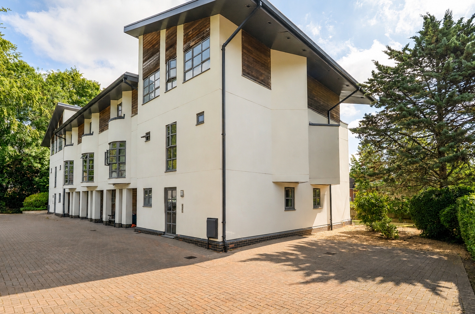 3 bedroom apartment for sale