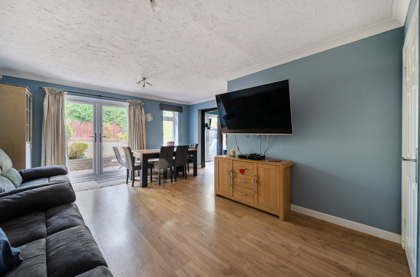 3 bedroom  semi-detached house for sale