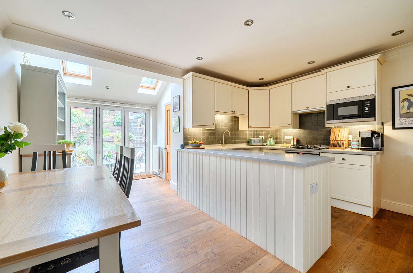 3 bedroom  terraced house for sale