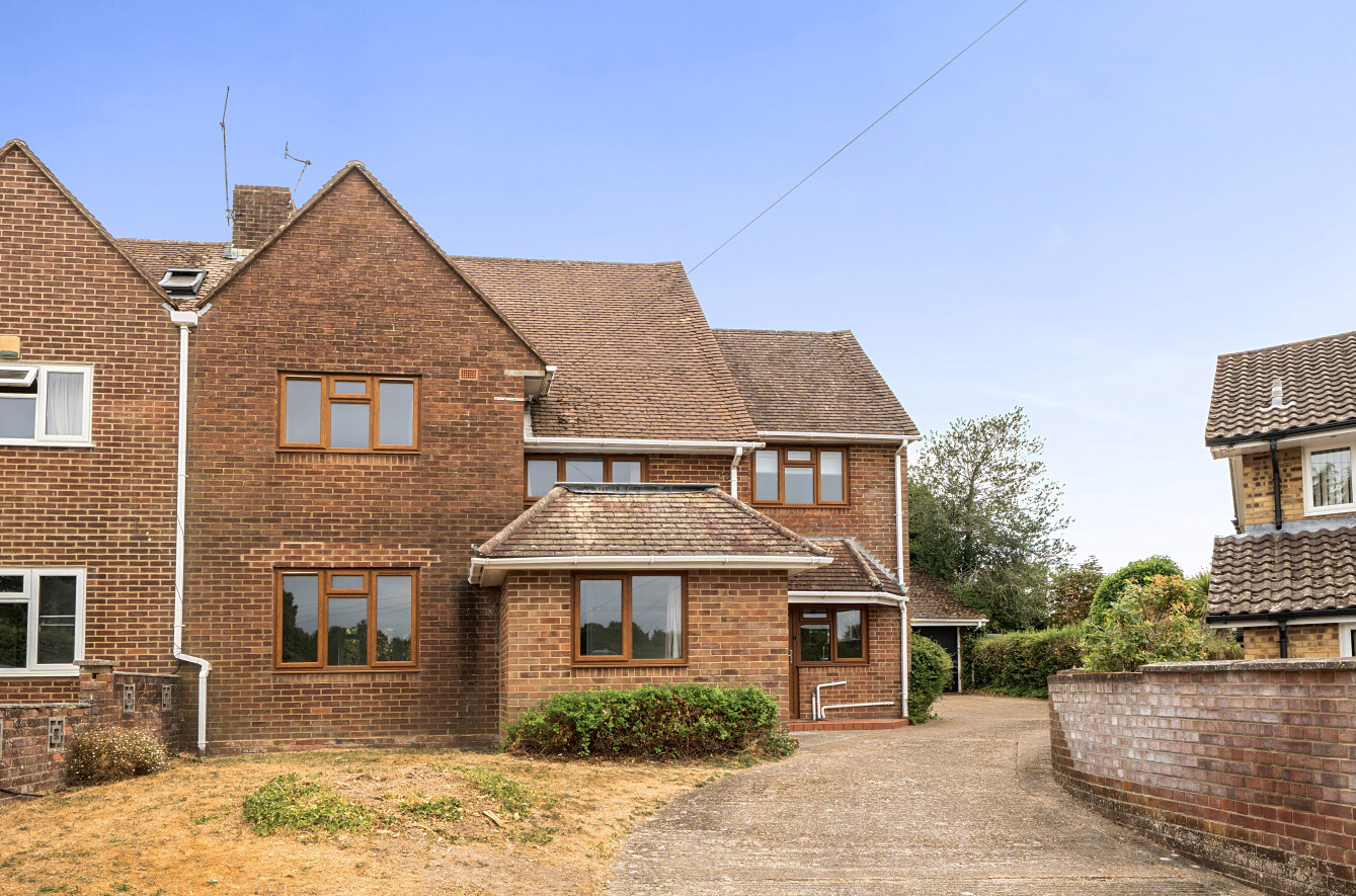 4 bedroom  semi-detached house for sale