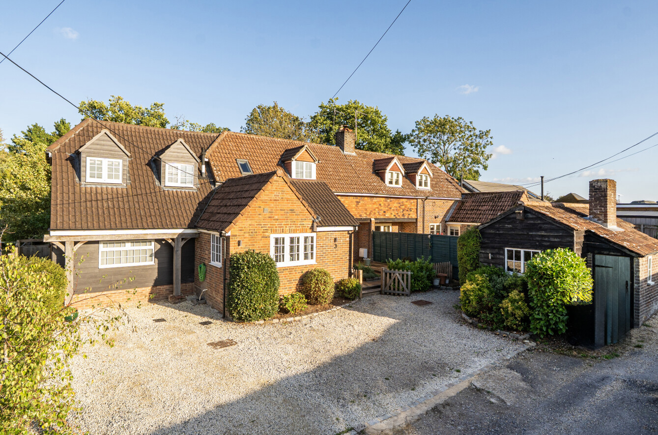 4 bedroom  semi-detached house for sale