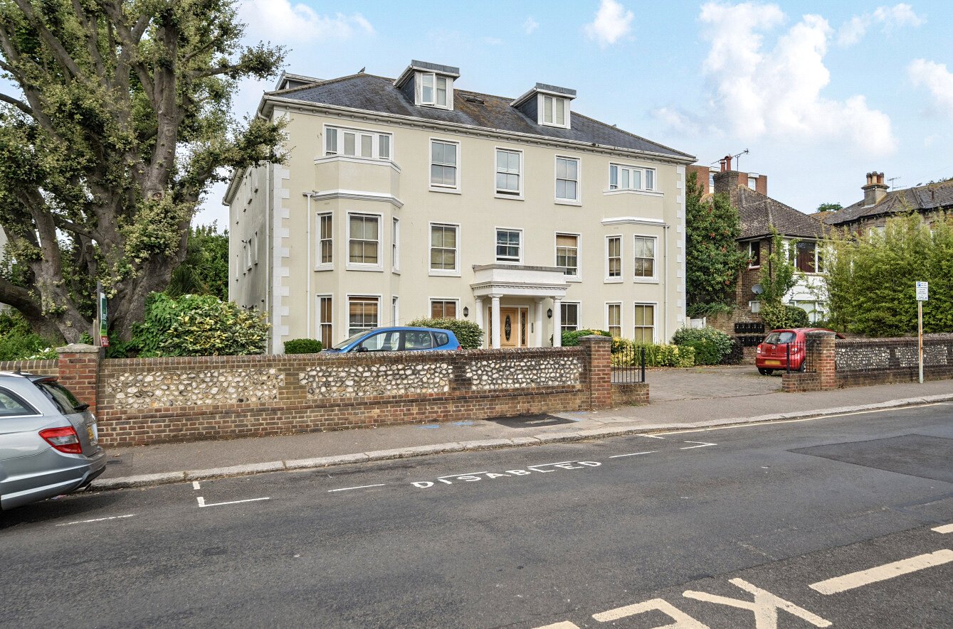 2 bedroom apartment to rent