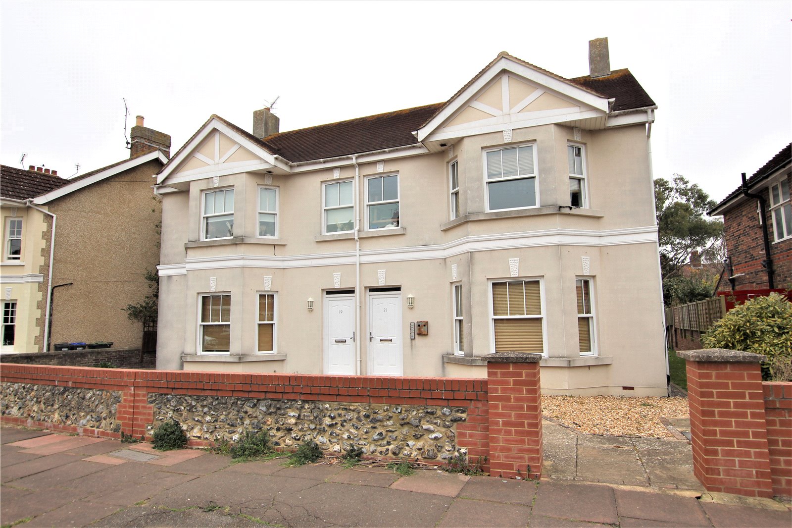 2 bedroom apartment to rent