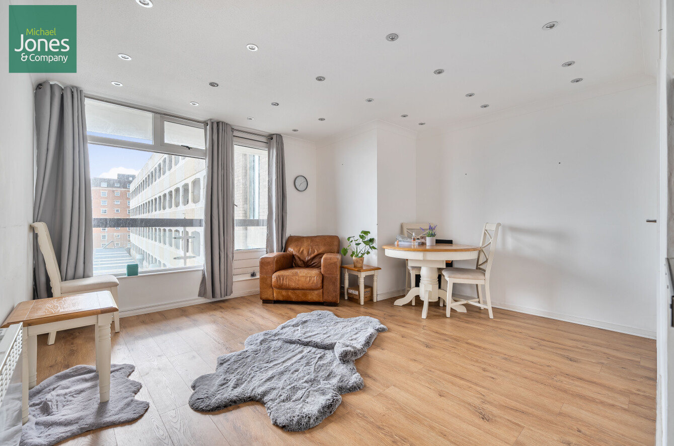 2 bedroom apartment to rent