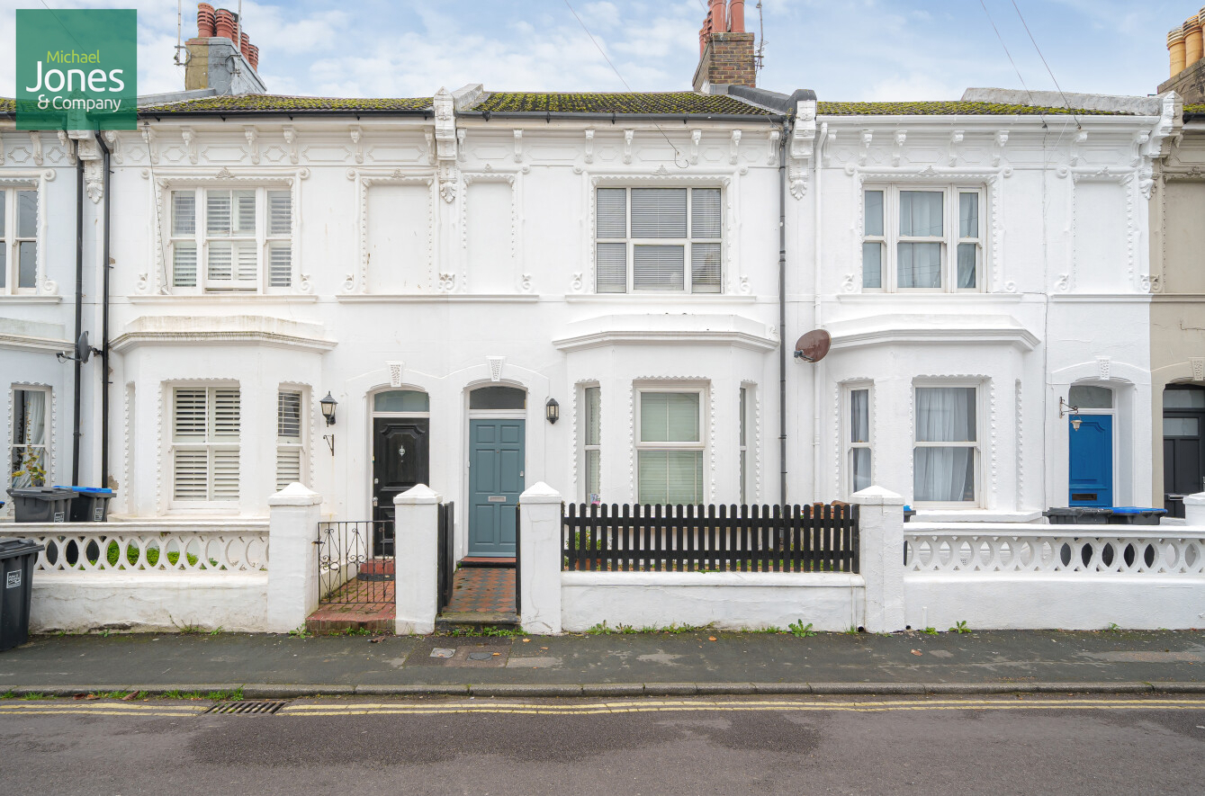 3 bedroom  terraced house to rent