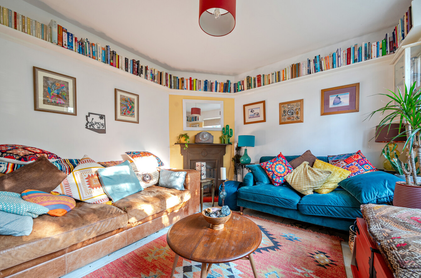 3 bedroom  semi-detached house for sale