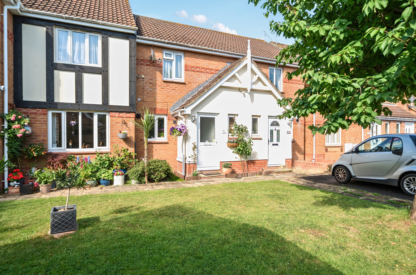 2 bedroom  terraced house for sale