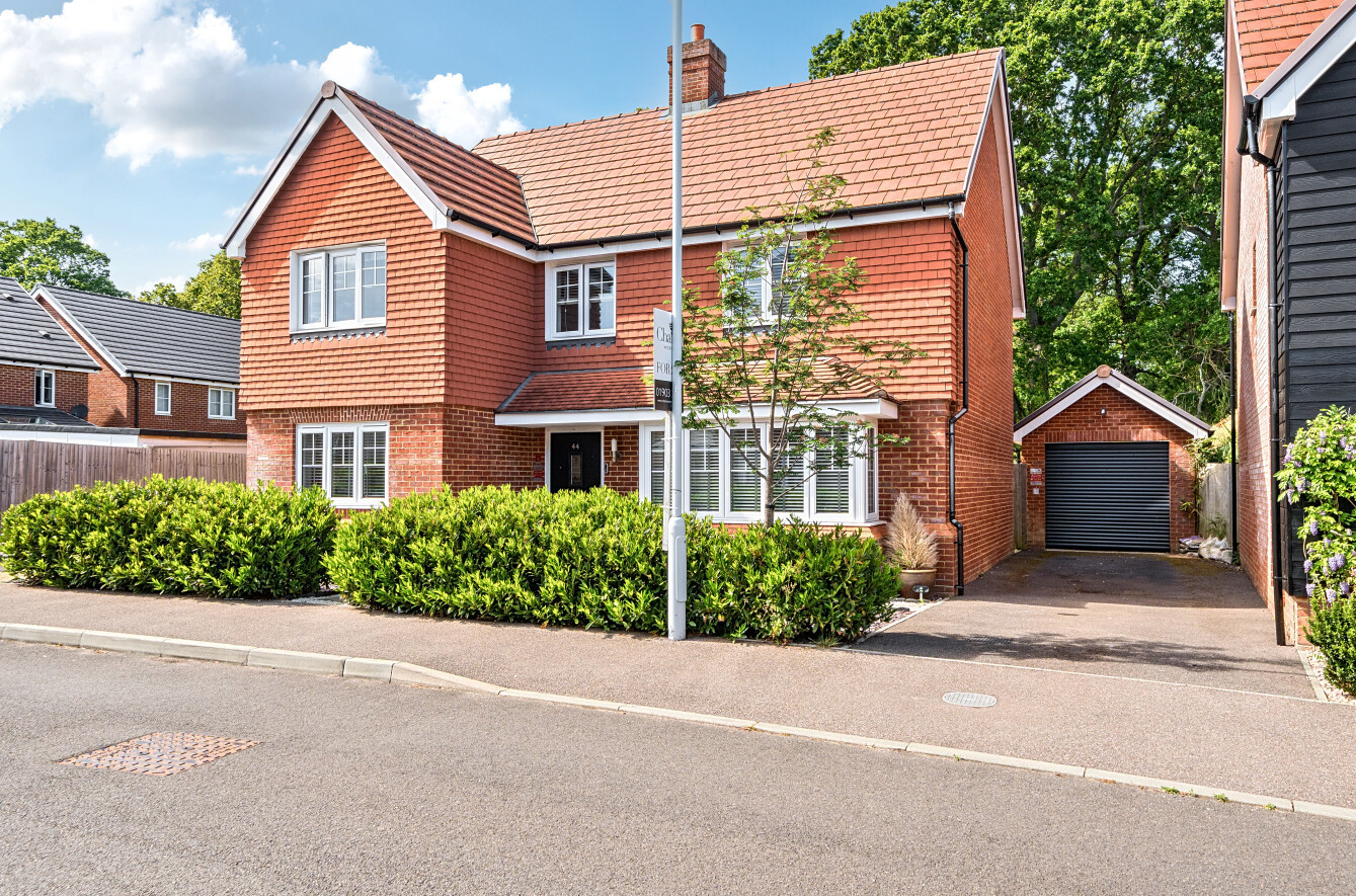 5 bedroom detached house for sale
