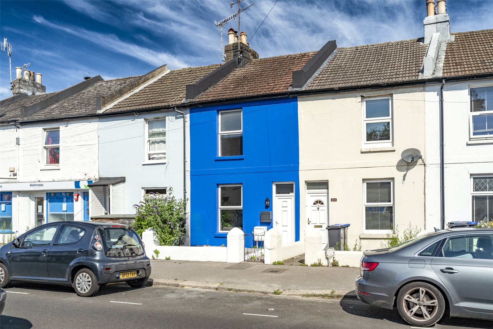2 bedroom  terraced house for sale