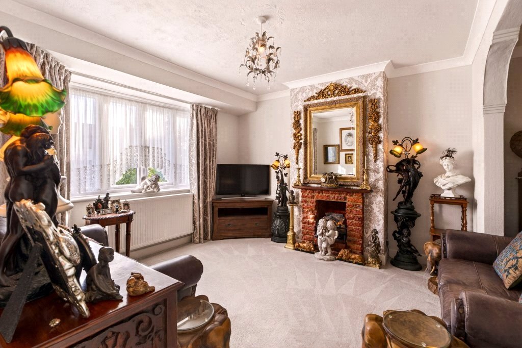 2 bedroom  semi-detached bungalow for sale