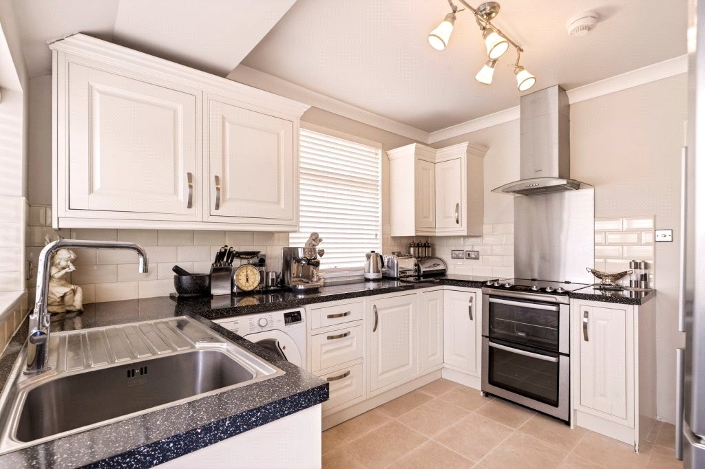 2 bedroom semi-detached bungalow for sale
