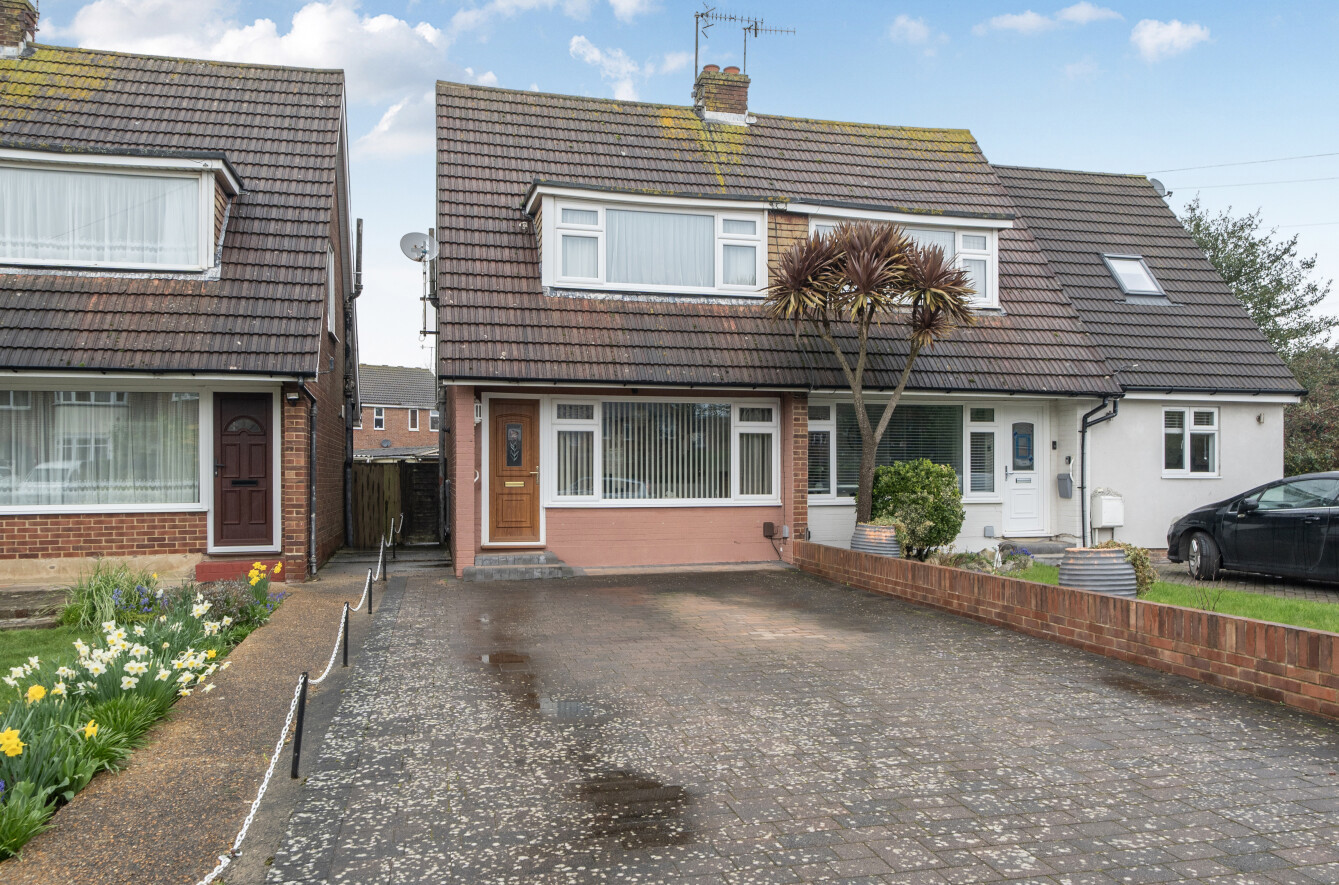 2 bedroom semi-detached house for sale