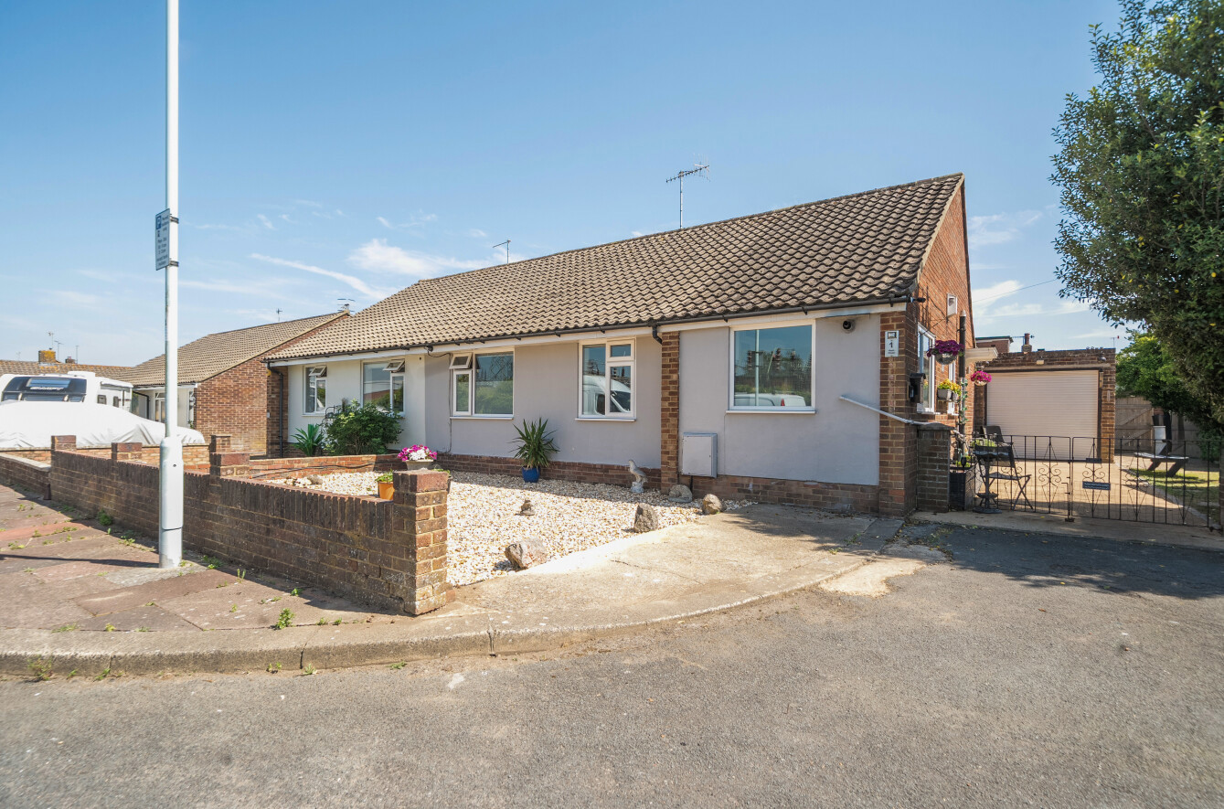 3 bedroom  semi-detached bungalow for sale