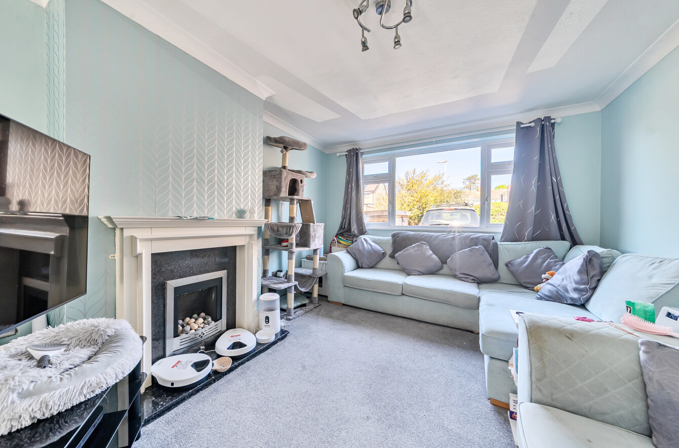 3 bedroom  terraced house for sale