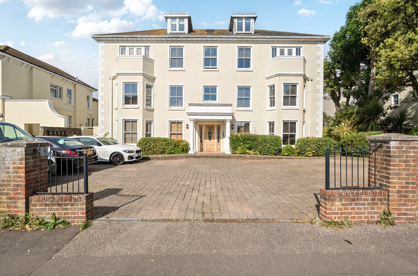 2 bedroom apartment for sale