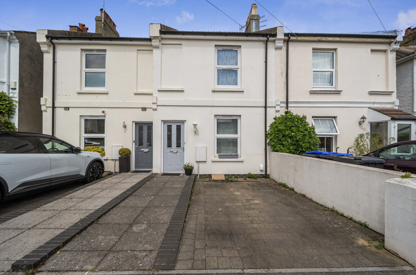 4 bedroom  terraced house for sale