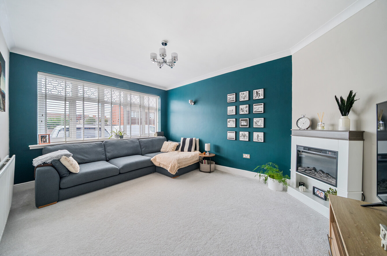 3 bedroom  terraced house for sale