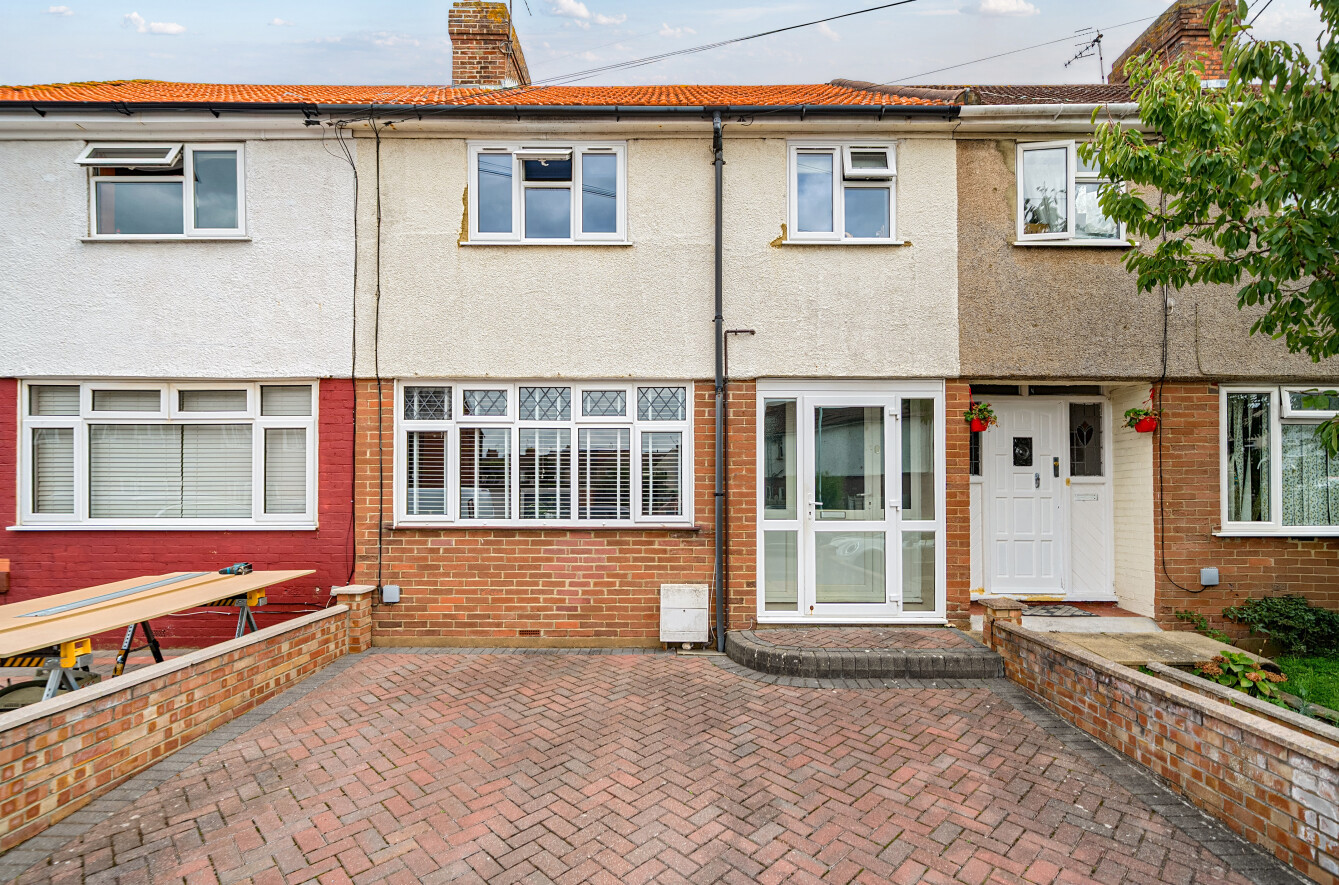 3 bedroom  terraced house for sale